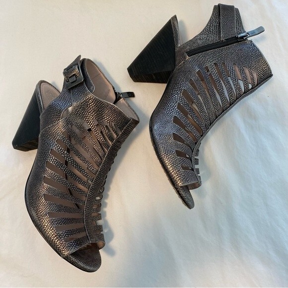 Vince Camuto Metallic Gold Strappy Zipper Peep Toe 3" Heels  Leather Size 9.5M - Picture 4 of 12